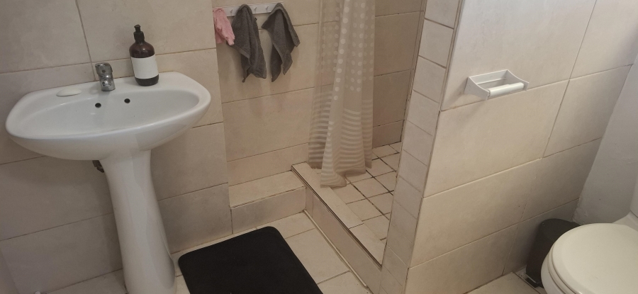 To Let 1 Bedroom Property for Rent in Groenvallei Western Cape